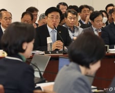 "대통령 관심 사업에 몰린 돈…이거야말로 R&D 카르텔"