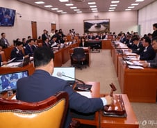 해양수산부 국정감사…與 "연안 정비·폐기물" 野 "오염수 대책"