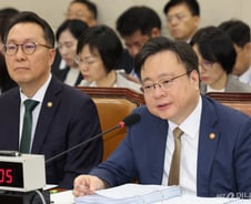 국민연금, 소득대체율 44%도 논의 지원...자동조정장치는 검증 토론(종합)