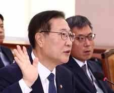 '국감법 8조' 논쟁…박성재 "사건간섭", 정청래 "책임추궁"