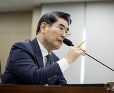 김용현 국방장관, '병X' 발언에 "표현 과했던 점 유감스럽게 생각"