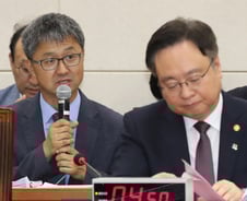 환자단체 "2차 항암 미뤄져 재발한 백혈병 환자…누가 책임지냐"