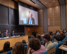 [IT썰] 'AI 대부' 제프리 힌튼, 노벨상 전화에 "보이스피싱인 줄"