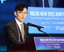 [단독] 文정부 'AI 데이터 구축' 사업비 100억 빼돌린 기업들