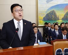 野이정문 "'상품권 깡' 관리감독 필요"···김병환 "유념해 살필것"