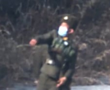 '김정은 지시' 남북 철도·도로 제거 작업…군 감시망에 딱 걸렸다