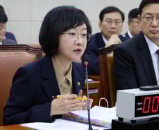 의약품 부족·불법거래 질타 받은 오유경 식약처장 "고발 검토"