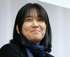 "하마터면 못 태어날 뻔"…노벨문학상 한강, 책과 함께 컸다