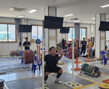 "공짜예요" 퍼주는데 돈이 된다…지역경제 들어 올린 '괴력의' 사람들