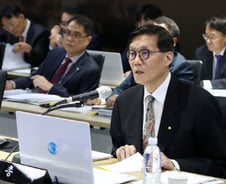 이창용 "금리인하, 내수회복 만병통치약 아냐"