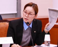 野임오경 "아리랑TV 인건비 예산 '반토막'에 자금난...정부 대안 시급"