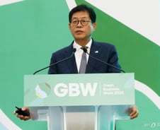 "수소차 1위 韓, 생산·운송은 경쟁력 떨어져…정책 지원 절실"