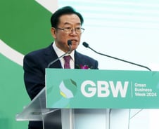 與 이종배 "원전·청정수소 발전시키면 탄소중립 이뤄낼 수 있어"