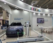 로봇이 장애인·임산부 충전 도와..'전기차 인프라' 확대하는 서울시