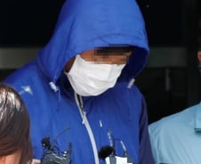 수건 뒤집어쓴 남성, 피투성이 여성 끌고…온정을 살해로 갚은 사이코패스[뉴스속오늘]