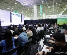 韓 성장 이끌 '첨단기술' 한자리…4대 과기원 '테크마켓' 뭉쳤다