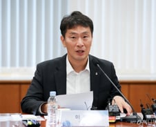 이복현 "중대 금융사고, 원인 발본색원… 엄중한 책임 물을 것"