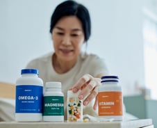 챙겨 먹어도 피곤하네…온가족 함께 먹는 영양제, 약발 '뚝'