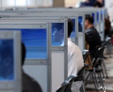 [단독]임금체불 업체가 임금체불 상담...고용부, 계약 없이 '불법' 위탁