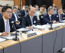 "노벨상 평균 70세, 韓연구자 정년 61세"…과방위 국감, 처우개선 요구