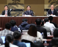 고려아연 분쟁…뒤로 웃는 '이 회사'