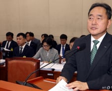 野 '삼성물산 손배소 박근혜 누락' 지적…연금공단 "재검토"