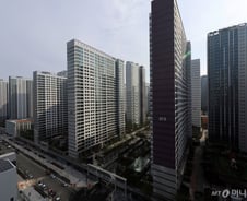 [단독]입주 한달 전 둔촌주공 1.2만세대 '날벼락'…준공승인·임시사용승인 모두 '불가'