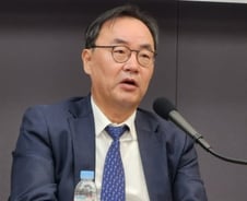 "의협에게 잔챙이 취급" 독자행보 나선 의학회·KAMC는 어디?