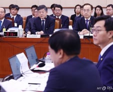 與 "이재명 재판 지연" vs 野 "정치탄압"…'1심 선고 생중계' 주장도