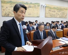 "김건희가 정신건강 말했더니"...민주당, '연구개발 카르텔' 맹공