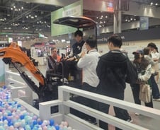 [르포]전동화에 하이브리드까지…건설기계에도 '친환경 바람'