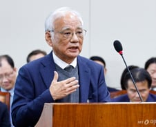 환노위로 번진 '김건희 국감'...영풍 장형진 고문에 여야 맹공