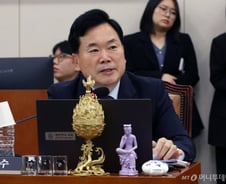 유인촌 "음원사재기 있다고 본다"…김승수 "문체부가 더 관심 둬야"