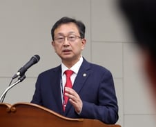 권익위 국장 유서 봤다던 정승윤, 故 박원순 시장 유서 사진 제출 '논란'