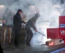 미국 대선 '엇나간 열기', 사전투표함 잇단 화재…"민주주의 공격한 것"