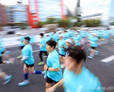 "뛰다보니 술 생각 뚝, 그 돈 아껴 러닝화 산다"…애슬레저 열풍 '활활'