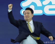 임기 30개월 남은 윤 대통령..."개혁 70%만 완수해도 박수 받을 것"