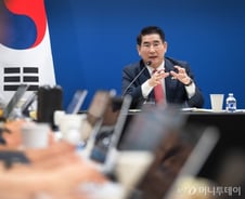 김용현 국방장관 "우크라 파병 고려 안 해…참관단은 반드시 있어야"