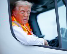 "쓰레기" 주고받은 트럼프·바이든…美대선 막판 변수되나