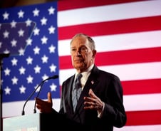 "트럼프, 고위직 안 어울려"…'큰손' 블룸버그, 해리스 지지 선언