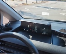 풀 액셀 밟아도 '고요'…'시청역 사고' 막는 이 장치, 80대 택시기사도 '휴~'[르포]