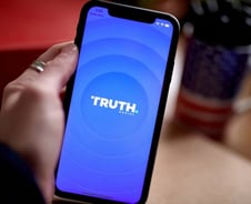 트럼프미디어 주가 30% 폭등에 샀더니…"꼭지 물렸다", 이유는