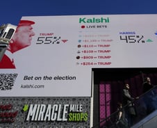 "팁에 세금? 없앨게"…4년전 최대 승부처, 트럼프 찍었다