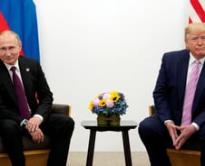 크렘린궁 "푸틴, 트럼프 승리 축하 계획 없어…지켜보겠다"