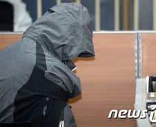 주차시비 때문에...양복 쫙 빼입고 이웃 자매 '흉기 살해'[뉴스속오늘]