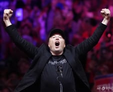 테슬라 시가총액 1조달러 돌파…이번주만 30% 급등 [뉴욕마감]