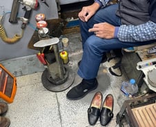 구둣방 '이중고'…'年300만원' 사용료 오르는데 자리까지 뺏겨[르포]