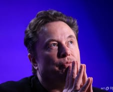 [IT썰] "X 유해 플랫폼" 영국 가디언, 운영 중단 vs 머스크 "상관없다"