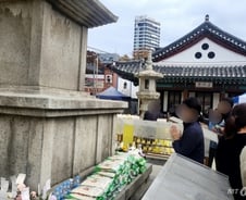 "손주 수능 응원" "조카 위해" 온가족 나섰다…발 디딜 틈 없는 이곳[르포]