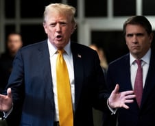 트럼프, '성추문 입막음' 사건 변호사를 법무부 차관으로